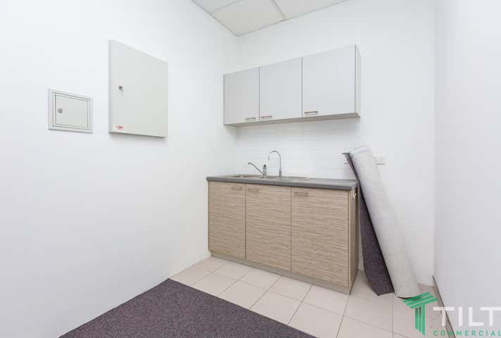 9E/817 Beeliar Drive Cockburn Central WA 6164 - Image 17