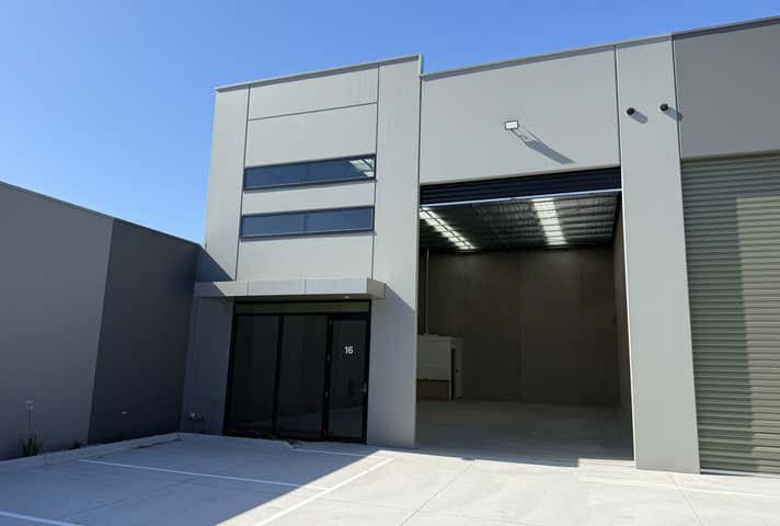 16 Arrow Court Pakenham VIC 3810 - Image 1