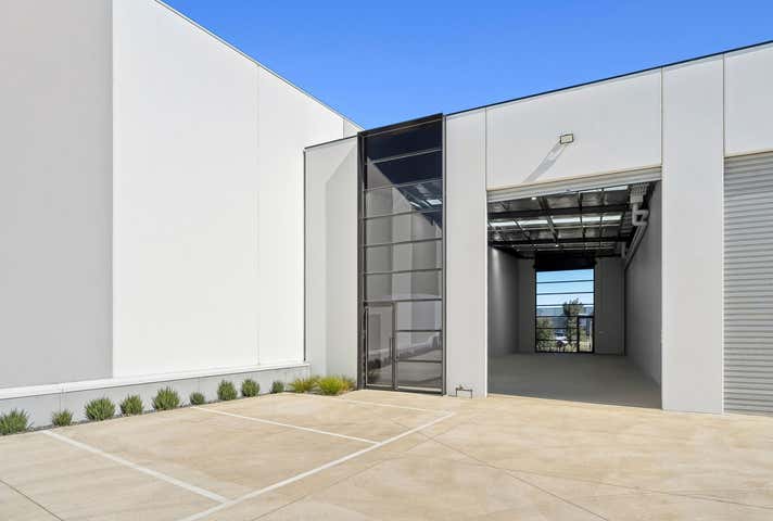 1/12 Cylinders Drive Torquay VIC 3228 - Image 2