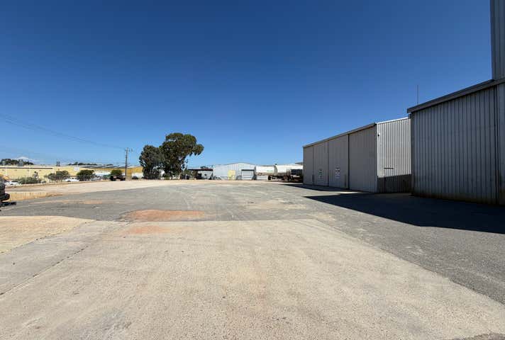 7 Coulson Way Canning Vale, 7 Coulson Way Canning Vale WA 6155 - Image 12