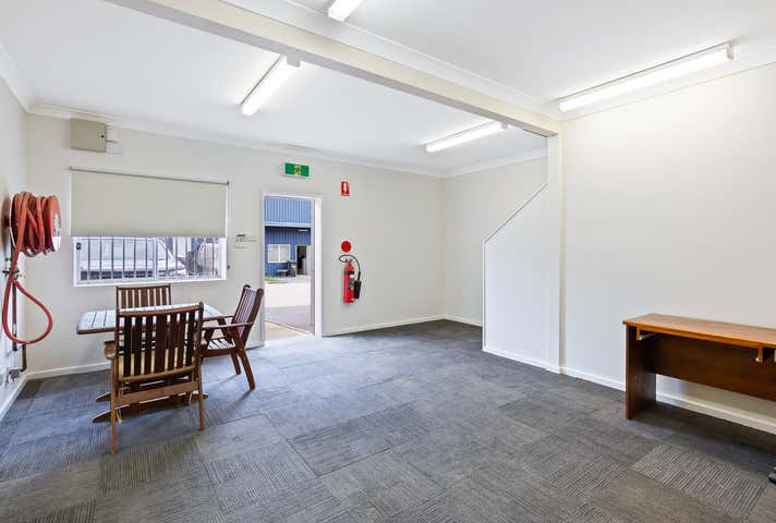 Unit 2, 26 Stenhouse Drive Cameron Park NSW 2285 - Image 5