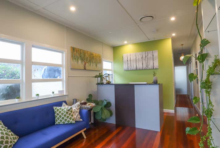 36 Seabeach Ave Mermaid Beach QLD 4218 - Image 2