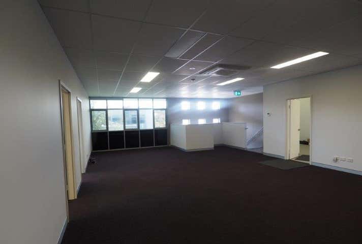 26 Distinction Rd Wangara WA 6065 - Image 16