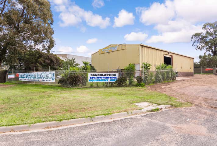 15 & 17 Rohs Road East Bendigo VIC 3550 - Image 11