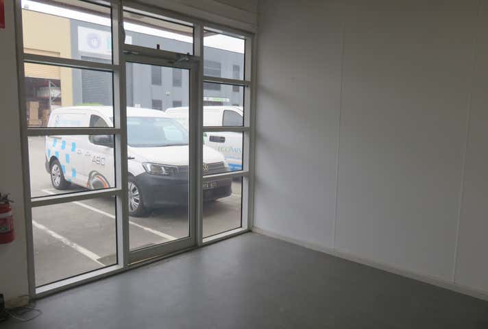 9/21 Barry Street Bayswater VIC 3153 - Image 3