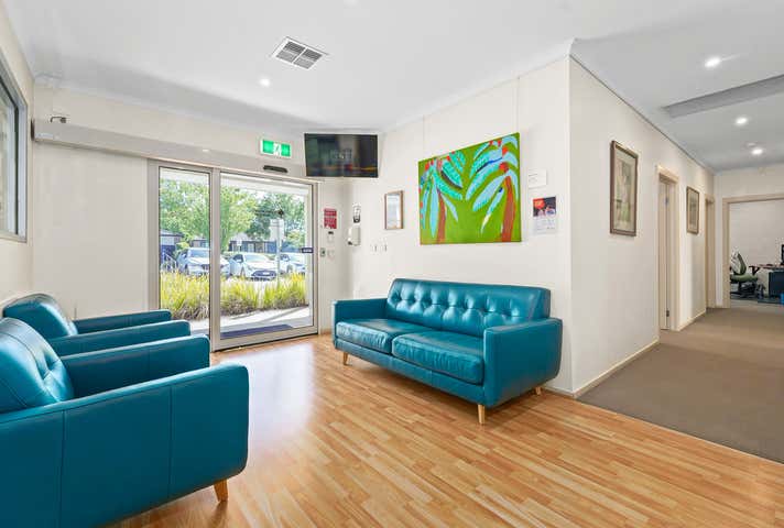 57 Fairholme Boulevard Berwick VIC 3806 - Image 4