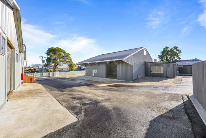 1/322 Eureka Street Ballarat East VIC 3350 - Image 2