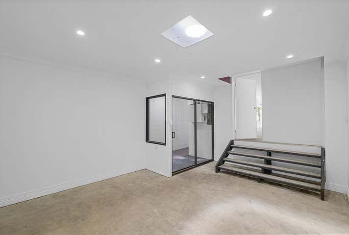 10 Maple Street Maleny QLD 4552 - Image 2