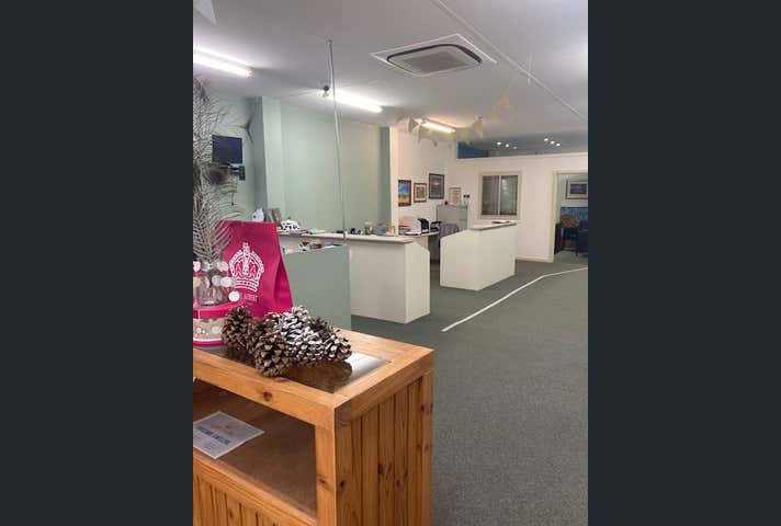 70 Barrack Street Merredin WA 6415 - Image 9