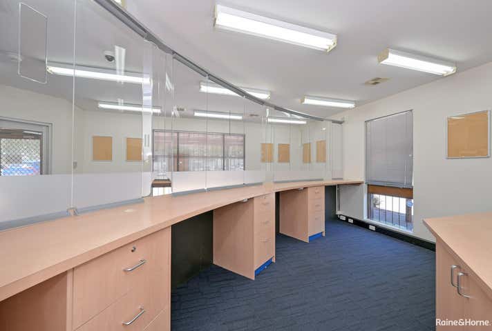 B, 23 Chalgrove Avenue Rockingham WA 6168 - Image 4