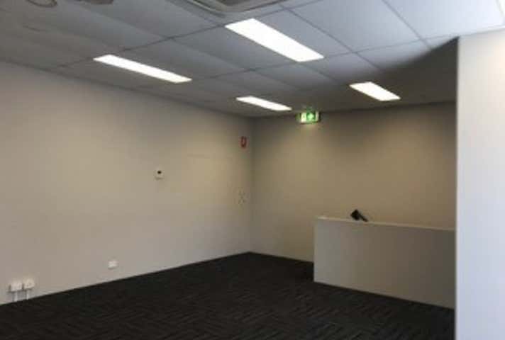 4/73 Discovery Drive Bibra Lake WA 6163 - Image 11