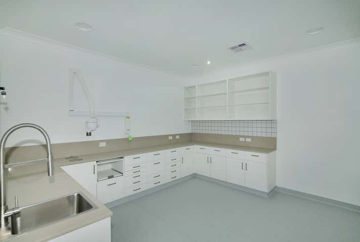 2/2 Haynes Street Kalamunda WA 6076 - Image 3