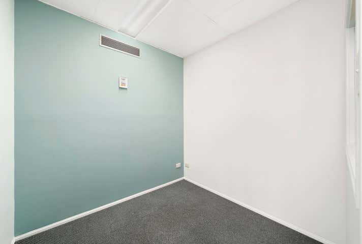 8/77 Redcliffe Parade Redcliffe QLD 4020 - Image 9