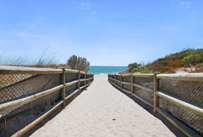 16 Garston Way North Coogee WA 6163 - Image 12