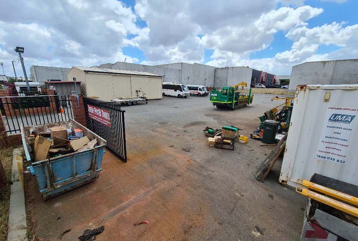 18 Kalinga Way Landsdale WA 6065 - Image 4