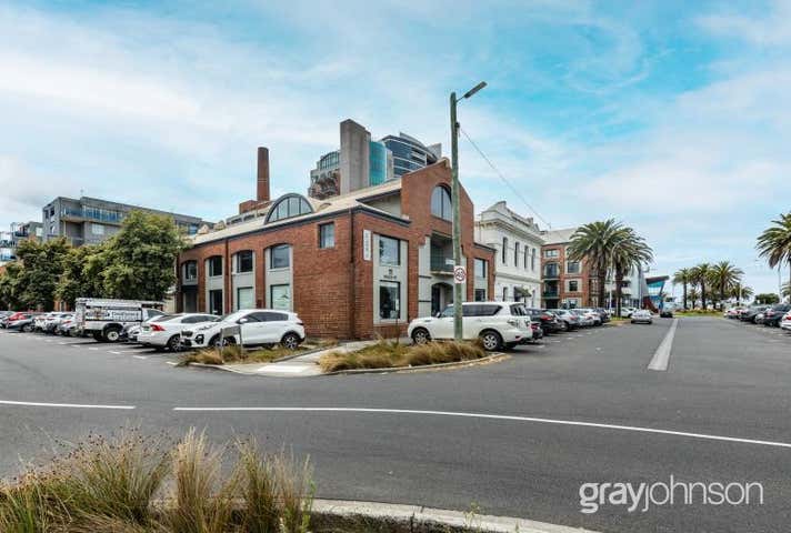 2/11 Beach Street Port Melbourne VIC 3207 - Image 1