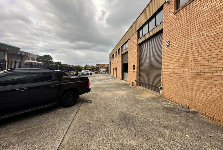 4/16 Ralph Black Drive North Wollongong NSW 2500 - Image 2