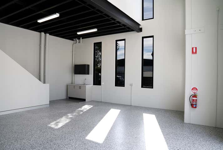 3 Flagstone Drive Burleigh Heads QLD 4220 - Image 8