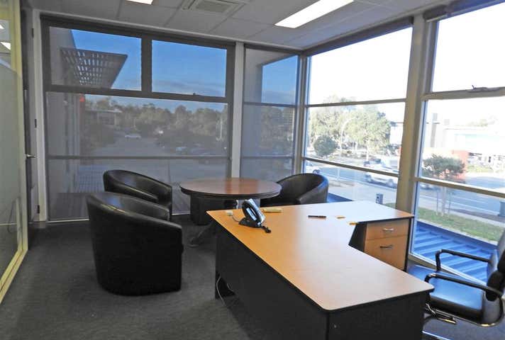 17 Discovery Drive Bibra Lake WA 6163 - Image 10