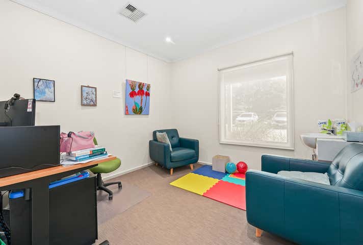 57 Fairholme Boulevard Berwick VIC 3806 - Image 6