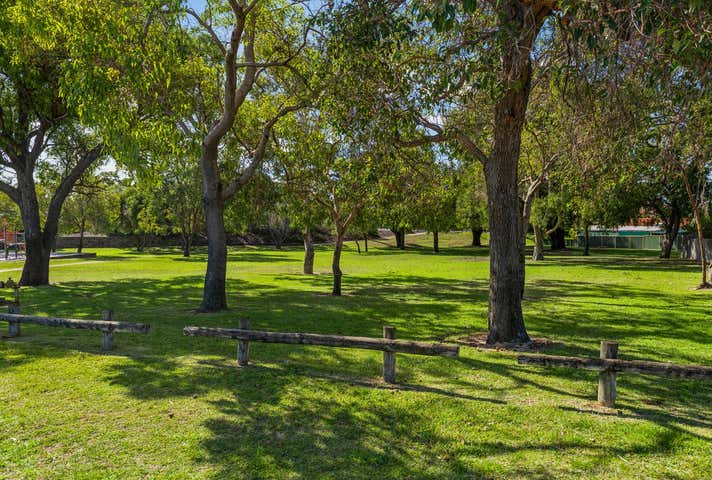 8 Osborne Place Stirling WA 6021 - Image 11