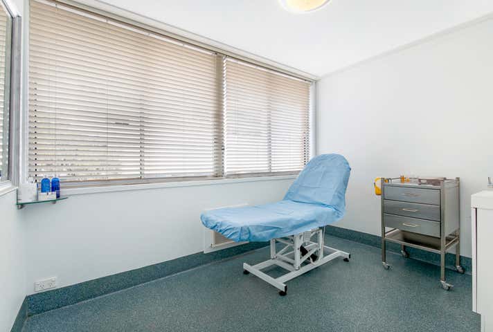 10 & 11, 38 Thomas Drive Chevron Island QLD 4217 - Image 1