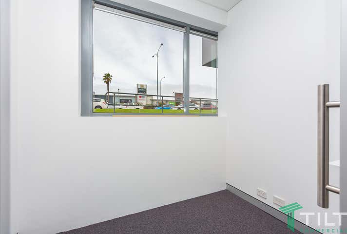 9E/817 Beeliar Drive Cockburn Central WA 6164 - Image 13