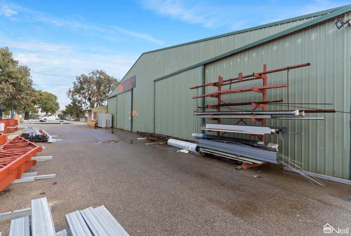 2/18 Keates Road Armadale WA 6112 - Image 29