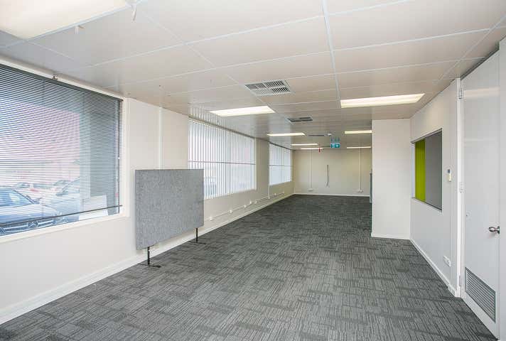 6/223 Rockingham Road Spearwood WA 6163 - Image 10