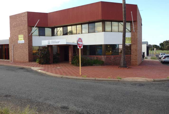 15 Stuart Street Carnarvon WA 6701 - Image 1