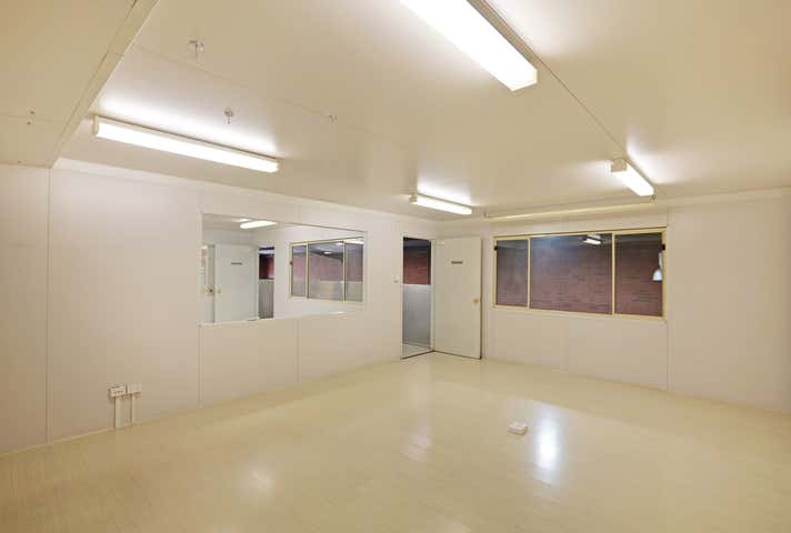 2/6 Raymond Avenue Bayswater WA 6053 - Image 9