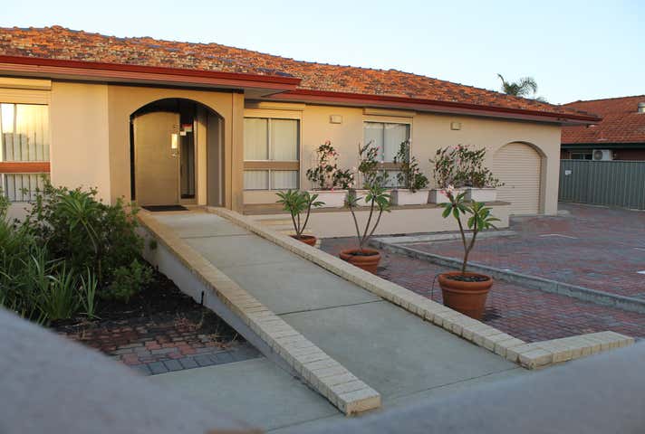 198 Lyon Road Aubin Grove WA 6164 - Image 16