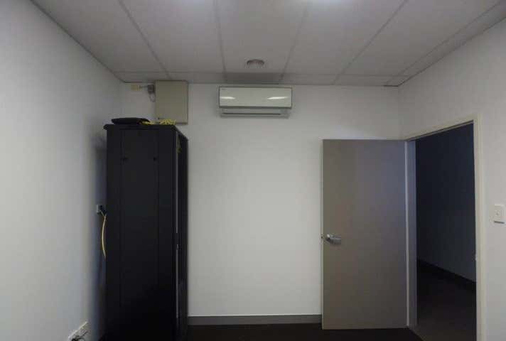 26 Distinction Rd Wangara WA 6065 - Image 11