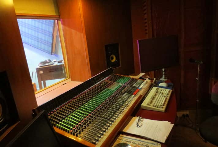 14 Llewellyn Place Eumemmerring VIC 3177 - Image 10