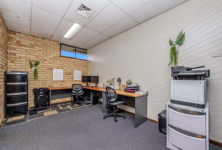 3/42 Ross River Road Mundingburra QLD 4812 - Image 8