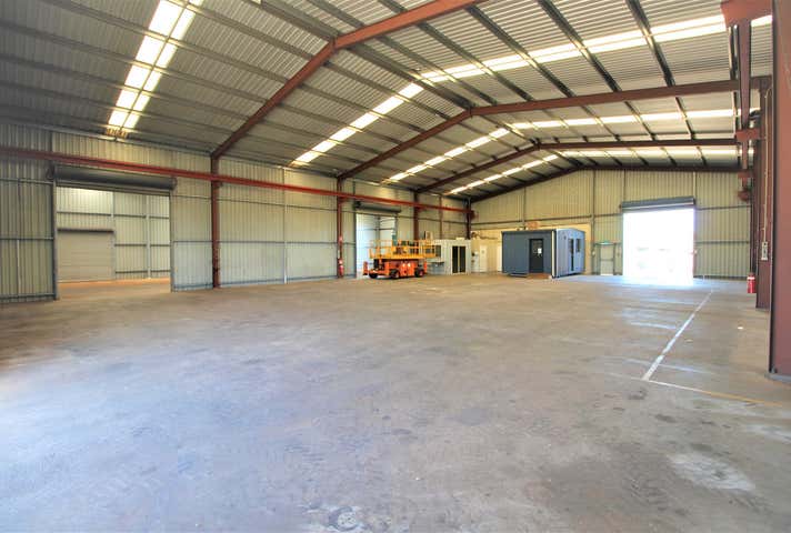 1 / 12 Enterprise Street Wilsonton QLD 4350 - Image 3