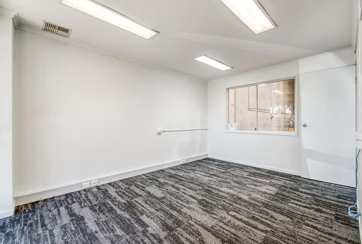 2/229 Junction Road Morningside QLD 4170 - Image 4