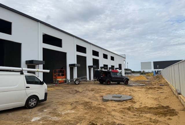 8,17 Sunderland Cres Butler WA 6036 - Image 2