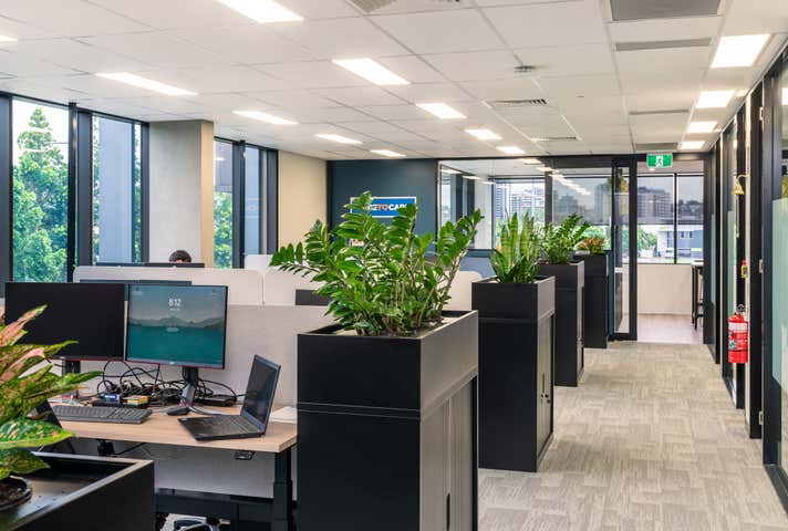 385 Macarthur Avenue Hamilton QLD 4007 - Image 2