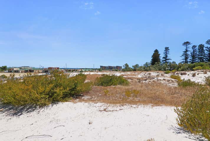 16 Garston Way North Coogee WA 6163 - Image 5