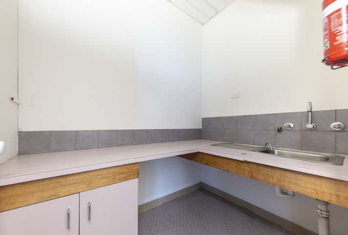6 and 8, 92 Railway  Street South Altona VIC 3018 - Image 6