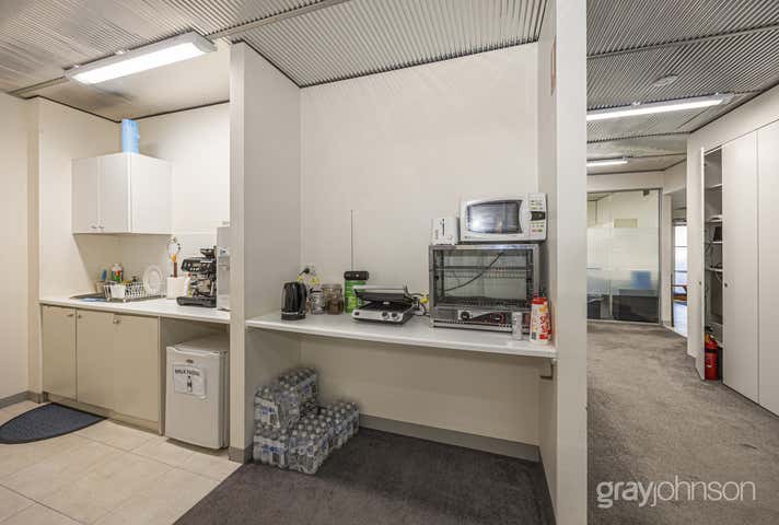 2/11 Beach Street Port Melbourne VIC 3207 - Image 10