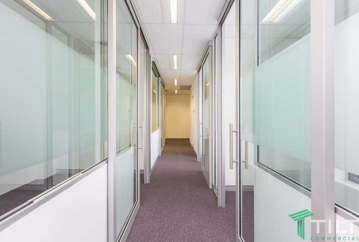 9E/817 Beeliar Drive Cockburn Central WA 6164 - Image 10