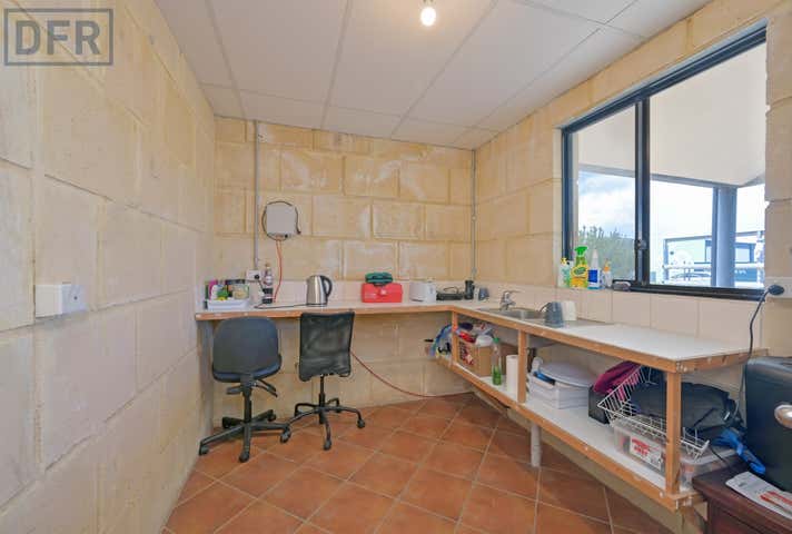 15 Helmshore Way Port Kennedy WA 6172 - Image 16