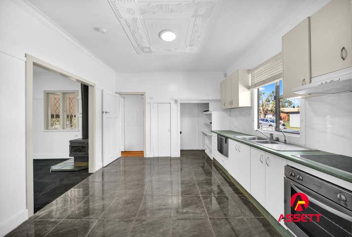 108 RUTHVEN STREET Harlaxton QLD 4350 - Image 5