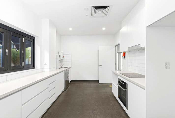 1/1 Reeves Court Breakwater VIC 3219 - Image 5