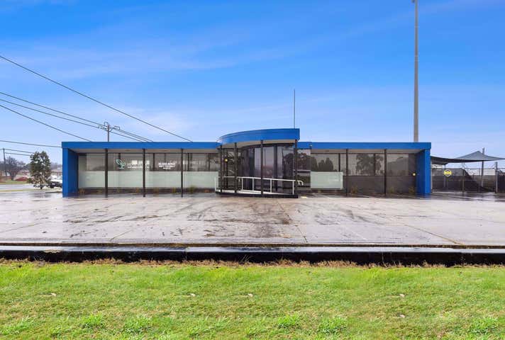 998 Norman Street Wendouree VIC 3355 - Image 2