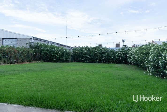 32 Hawthorne Street Roma QLD 4455 - Image 14