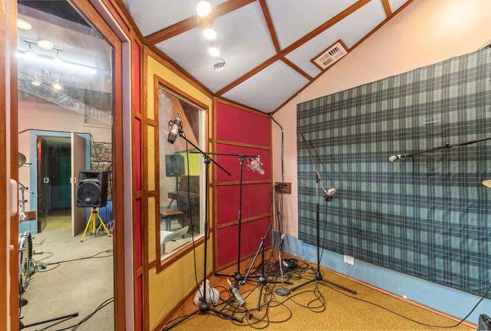 14 Llewellyn Place Eumemmerring VIC 3177 - Image 6