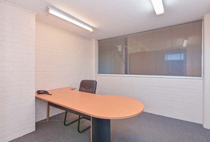 2/2 Pratt Court Maddington WA 6109 - Image 3